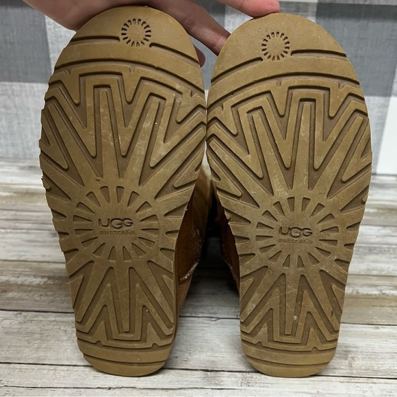 UGG Bailey Button Triplet Shearling Tall Boot - Picture 13 of 16